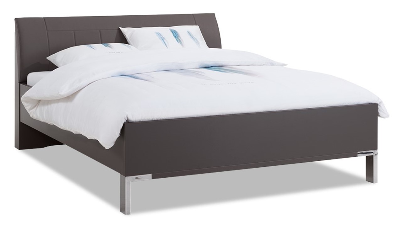 Bed Suite met poten in chroomkleur